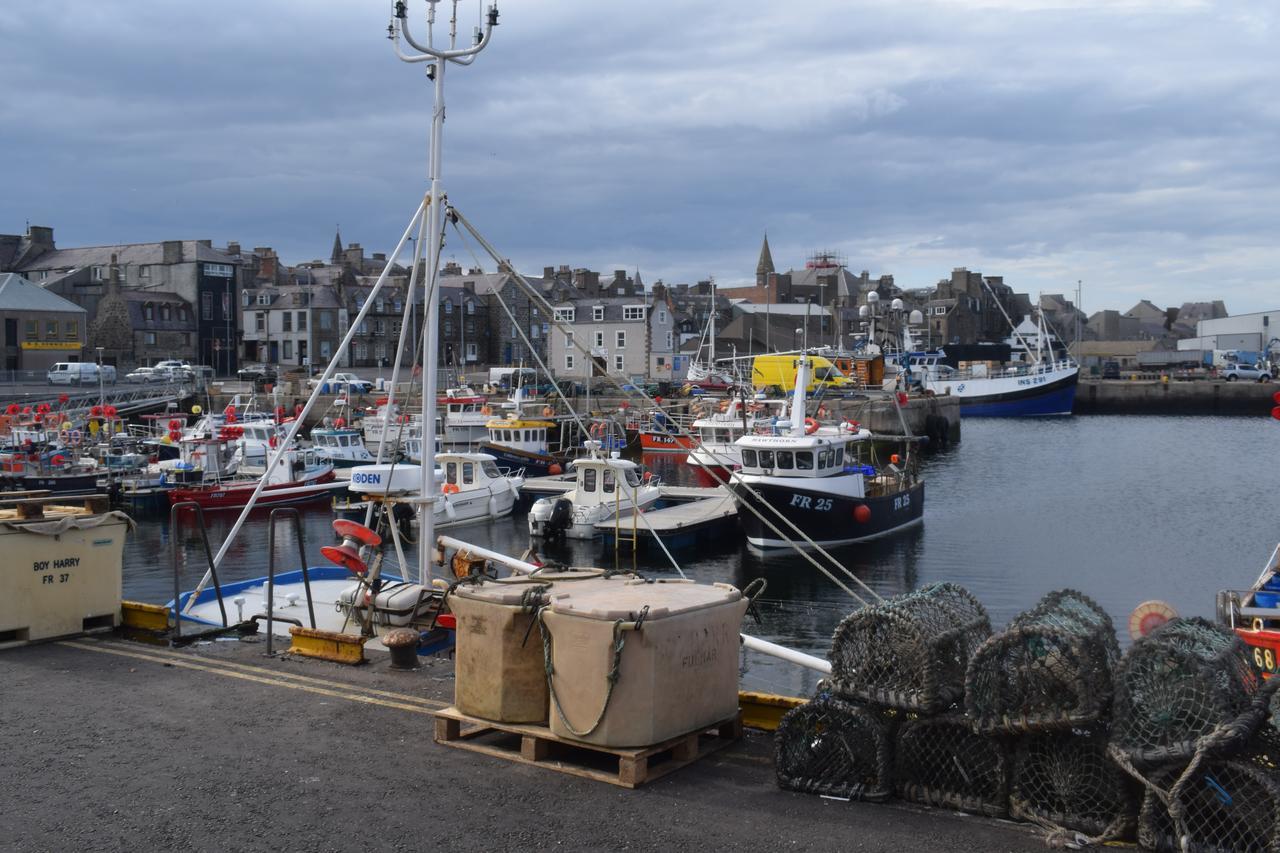 Cheers Cafe Bar & Tavern Hotel Fraserburgh Exterior photo